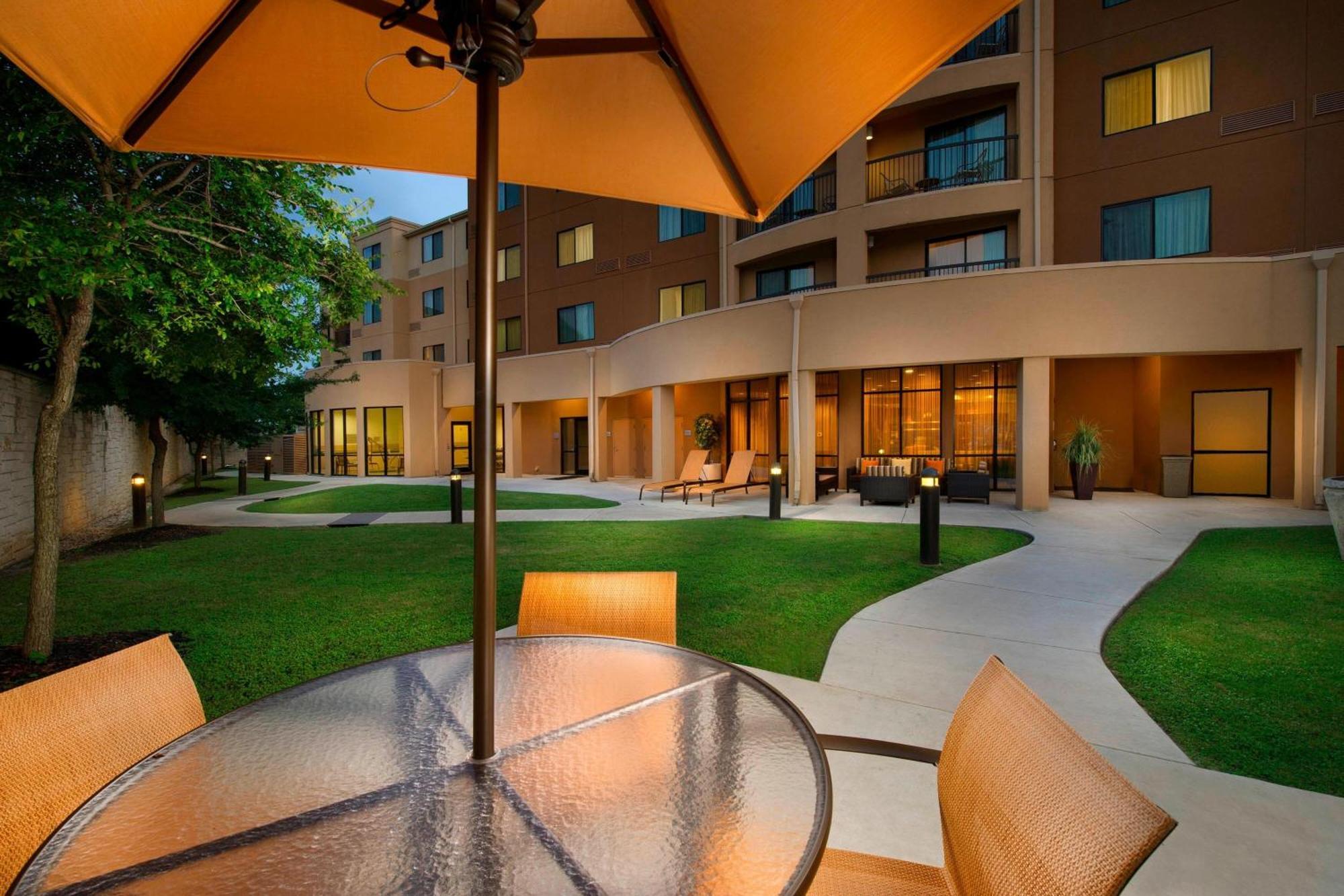 Courtyard By Marriott San Antonio Seaworld/Lackland Exteriér fotografie